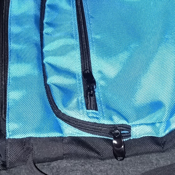 Puma Messenger Bag - Picture 7 of 10